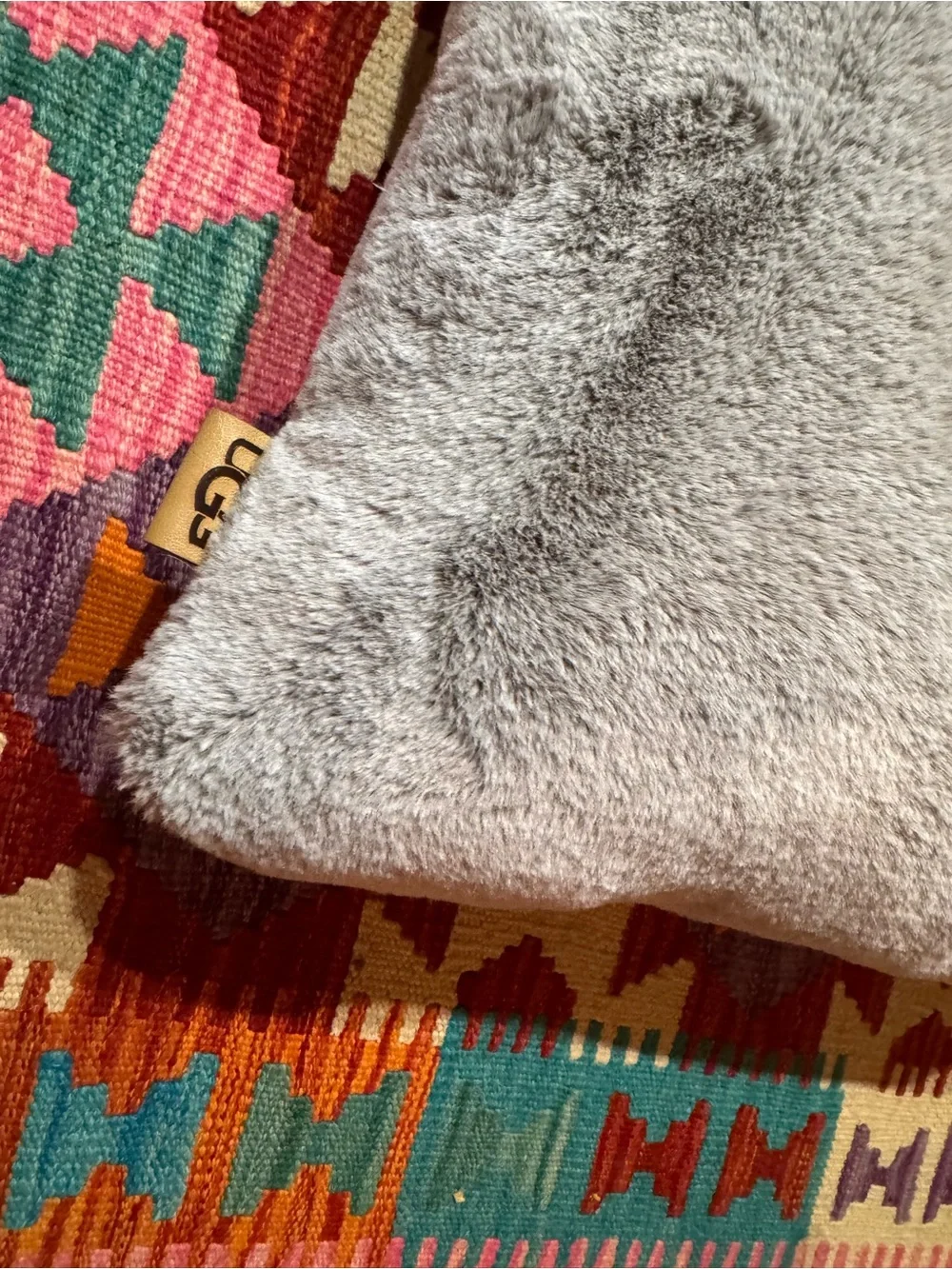 Ugg plush pillow, 20x20, like new